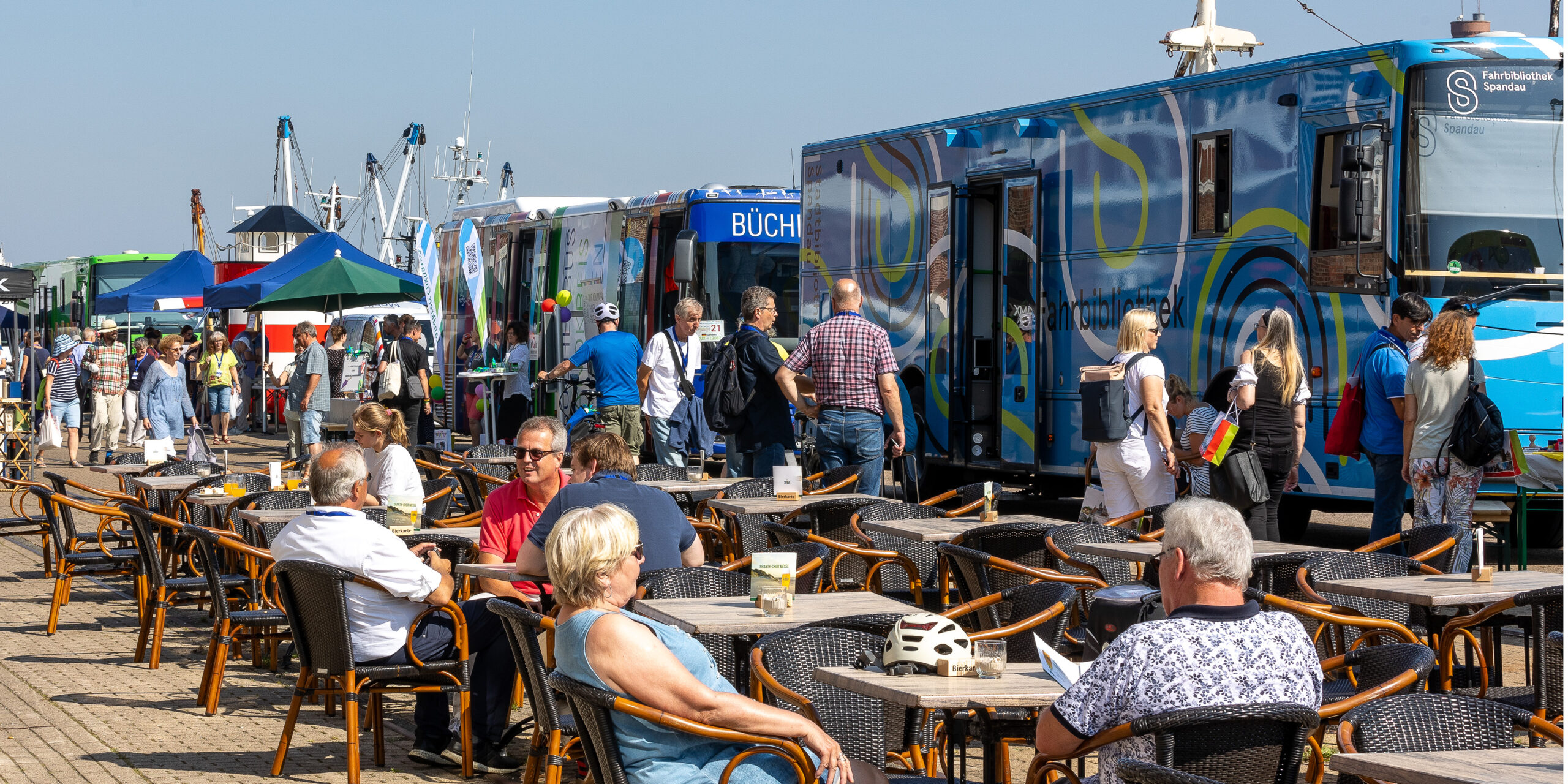 IFBK 23_Café und Busse